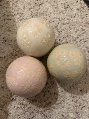 Floral decorative ceramic balls